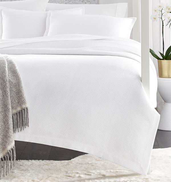 Perrio Matelassé Bedding