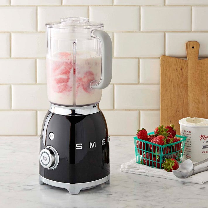 The SMEG Blender with it's iconic 50's retro style will blend